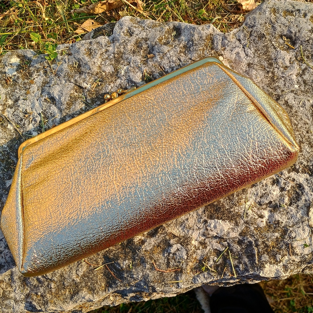 Vintage, 1960s, St. Thomas, metallic gold 2 compartment double kiss lock clutch